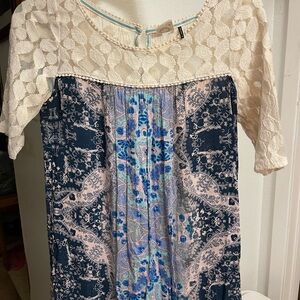 Chic Lace and Patterned Short Sleeve Top